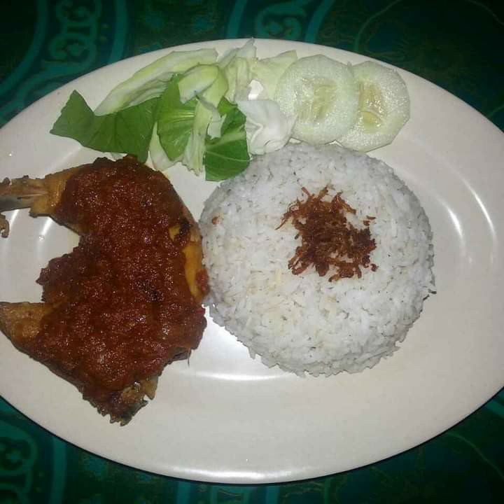 Nasi Ayam Goreng