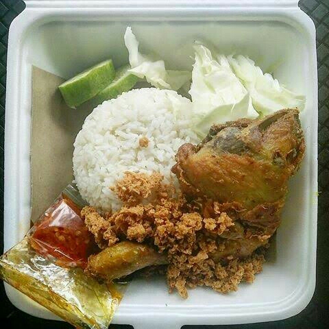 Nasi Ayam Goreng