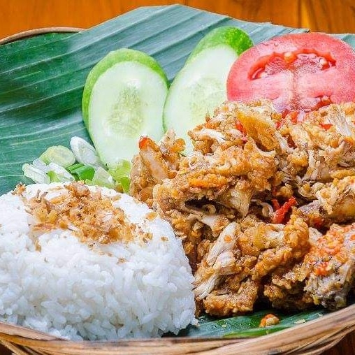 Nasi Ayam Goreng