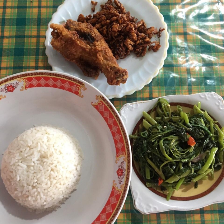 Nasi Ayam Goreng