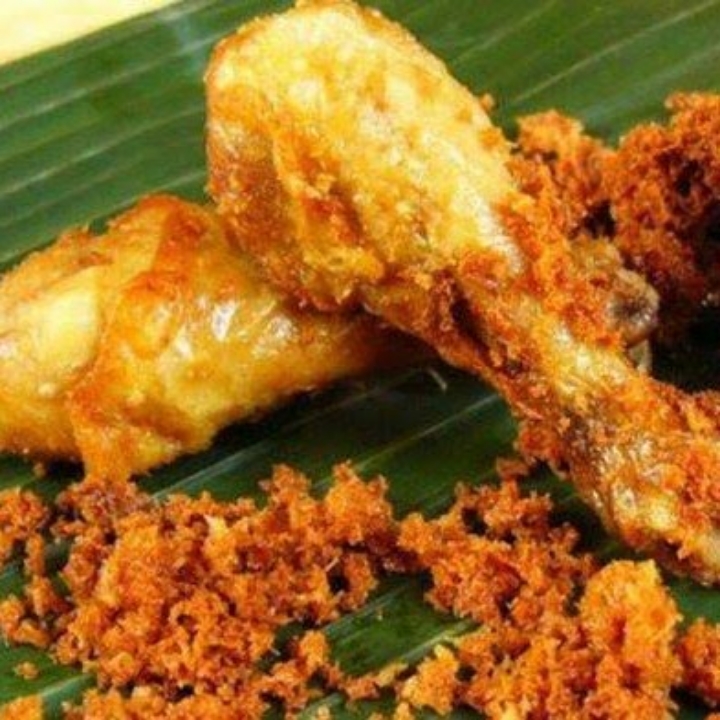 Nasi Ayam Goreng Laos