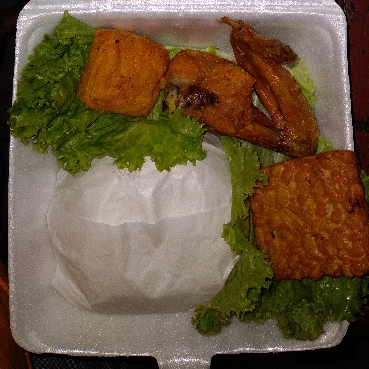 Nasi Ayam Goreng Tahu Tempe 3