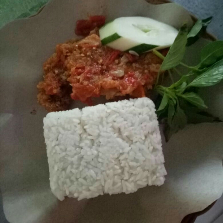 Nasi Ayam Greprek