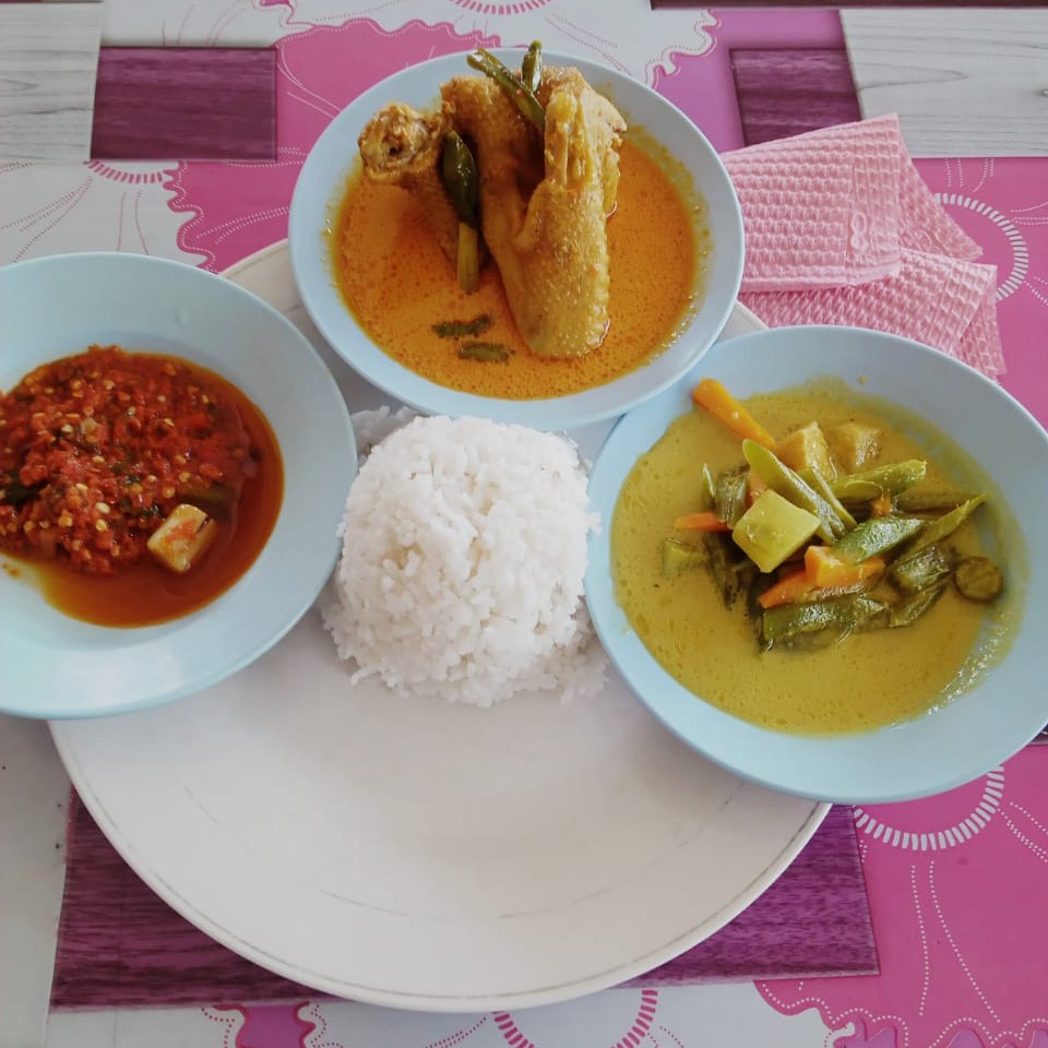 Nasi Ayam Gulai