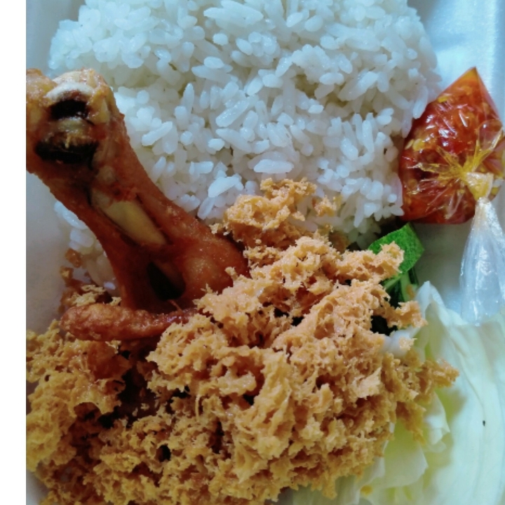 Nasi Ayam Kremes