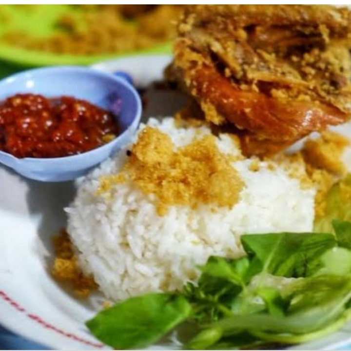 Nasi Ayam Kremes