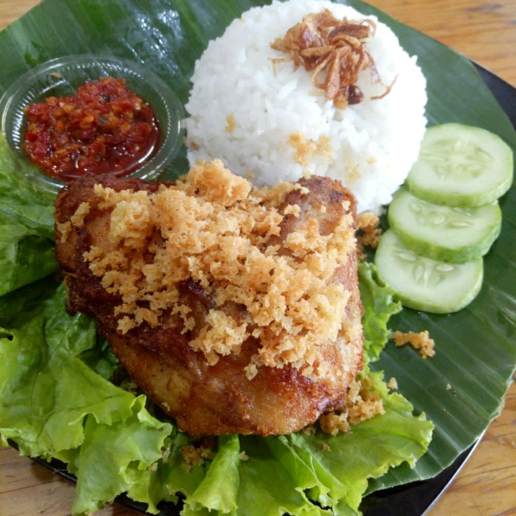 Nasi Ayam Kremes