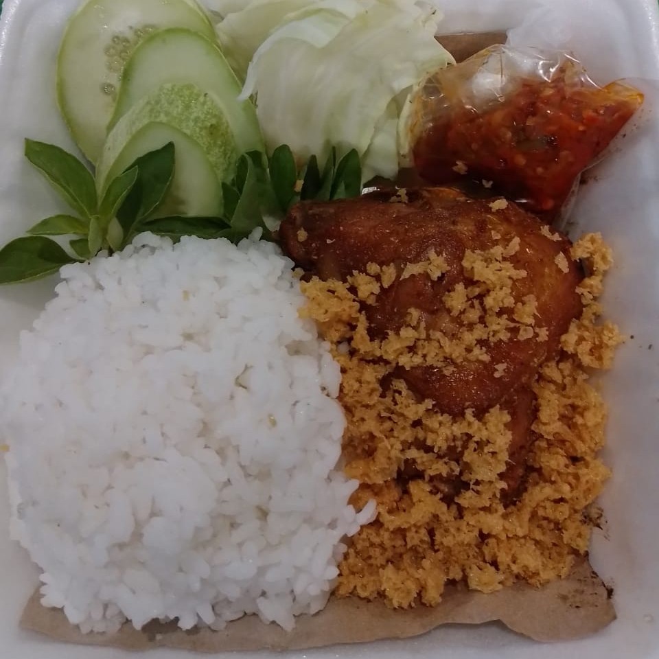 Nasi Ayam Kremes