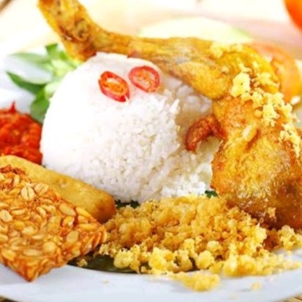 Nasi Ayam Kremes