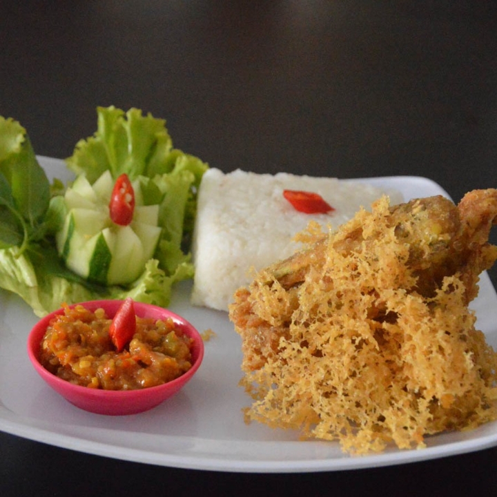 Nasi Ayam Kremes Jowo