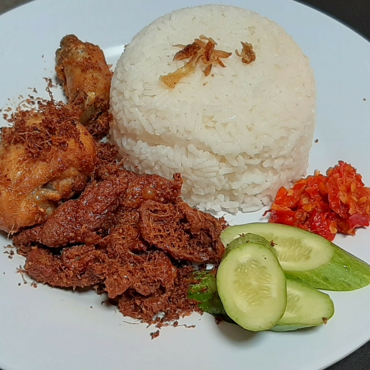 Nasi Ayam Kulit Rempah