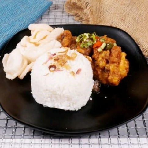 Nasi Ayam Lada Hitam