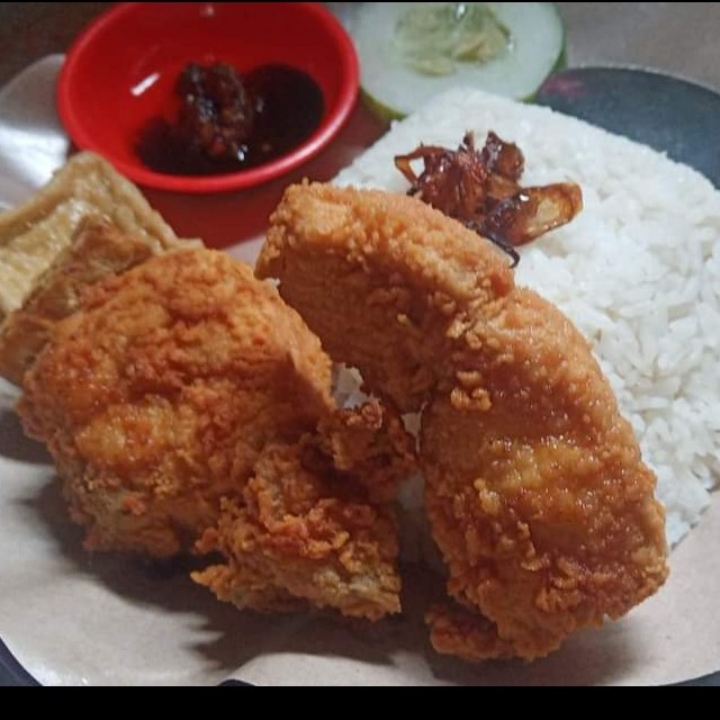 Nasi Ayam Lalap 