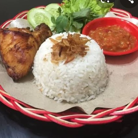 Nasi Ayam Lalapan