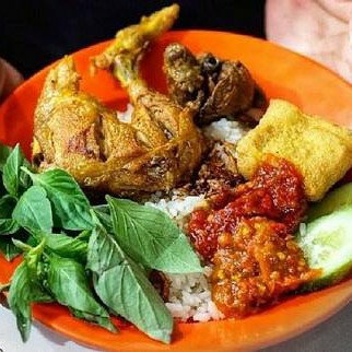 Nasi Ayam Lalapan