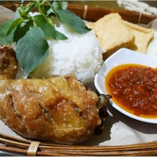 Nasi Ayam Lalapan