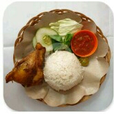 Nasi Ayam Lalapan