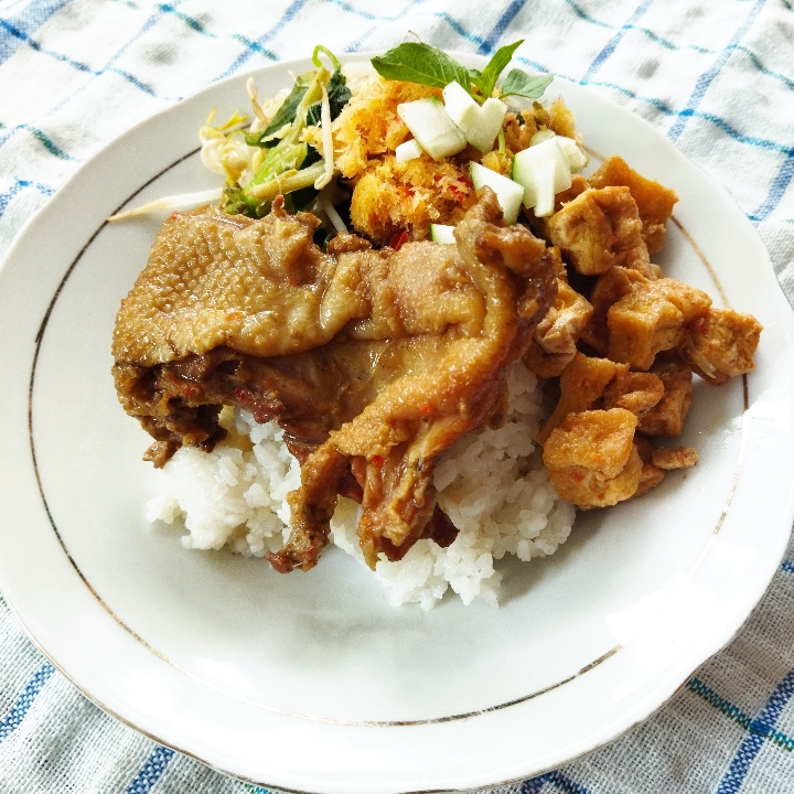 Nasi Urap Ayam Lodho Kampung