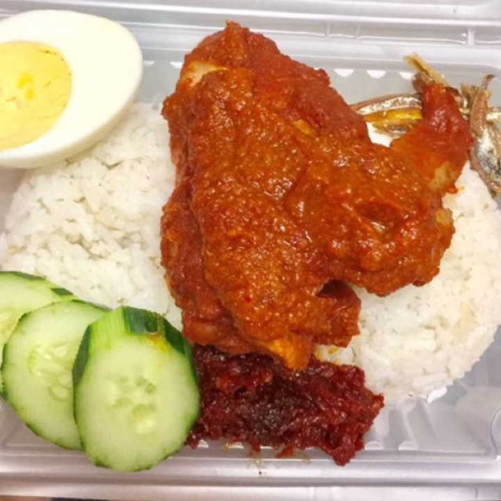 Nasi Ayam Masak Merah