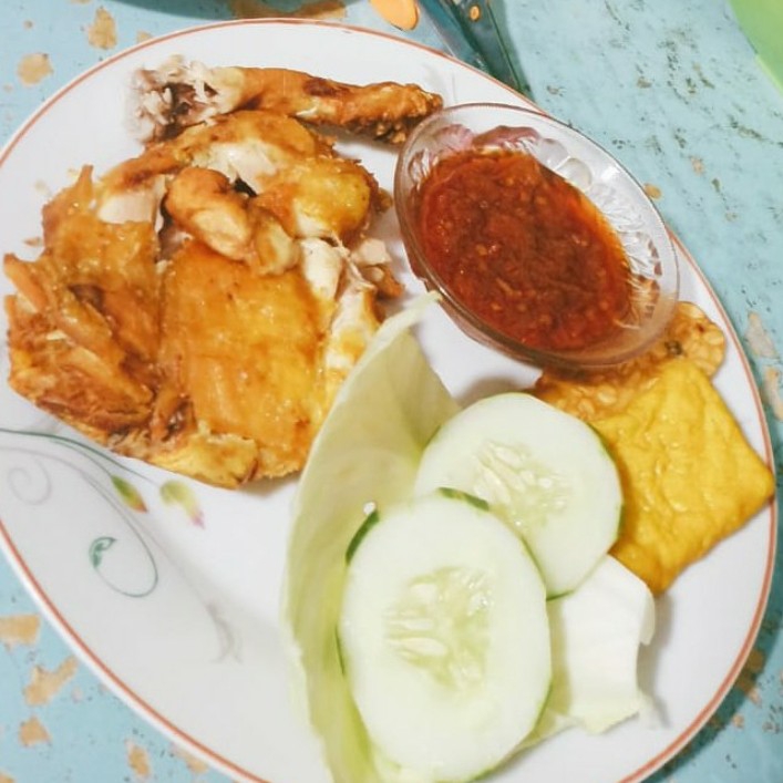 Nasi Ayam Penyet