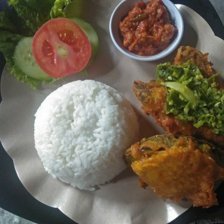 Nasi Ayam Penyet