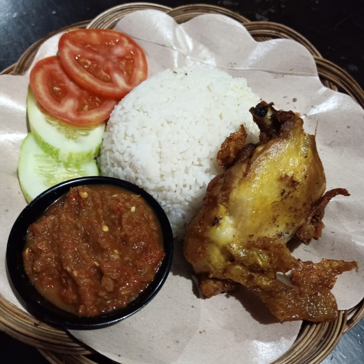 Nasi Ayam Penyet