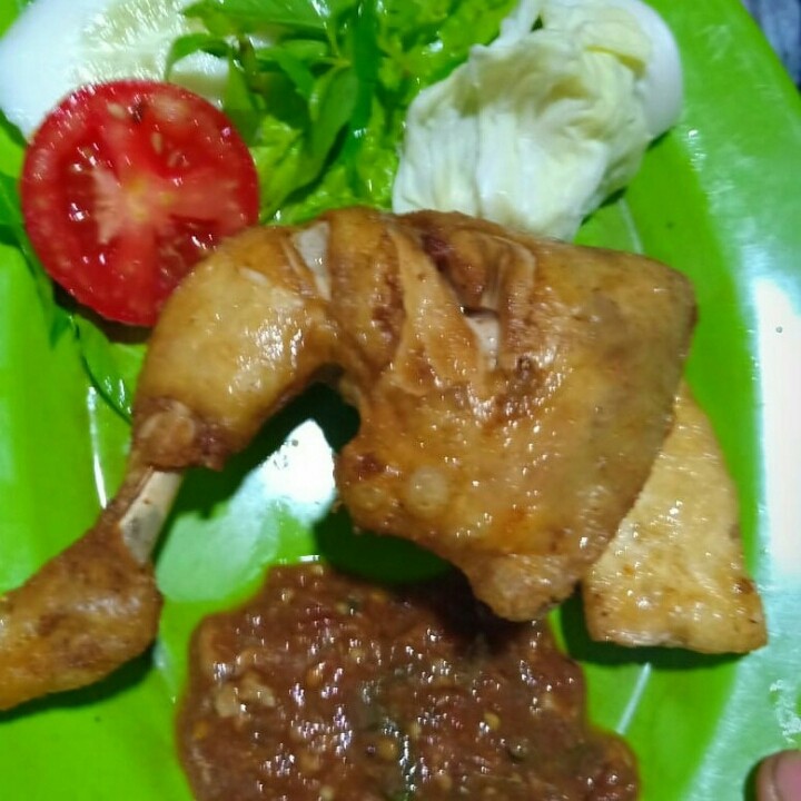 Nasi Ayam Penyet