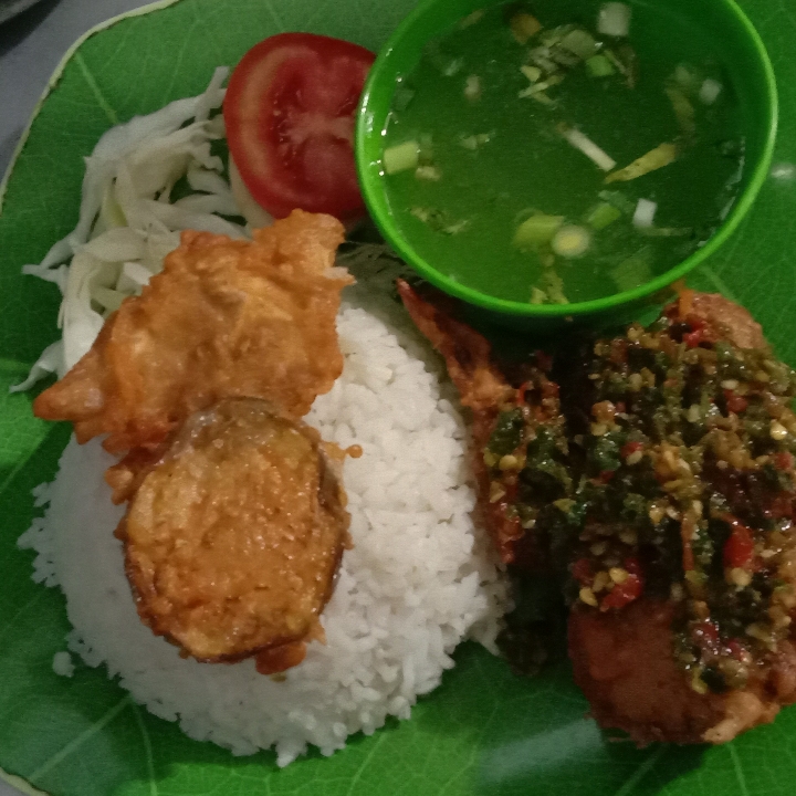 Nasi Ayam Penyet