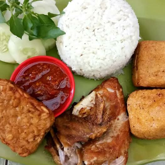 Nasi Ayam Penyet