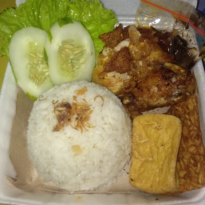 Nasi Ayam Penyet