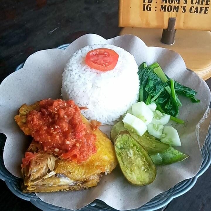 Nasi Ayam Penyet