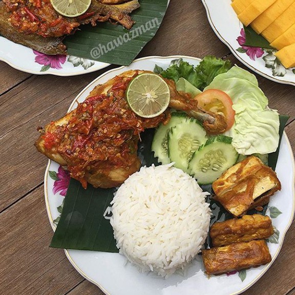 Nasi Ayam Penyet