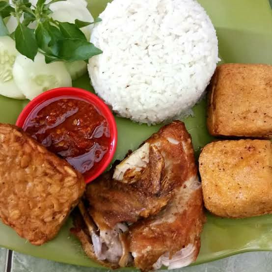 Nasi Ayam Penyet