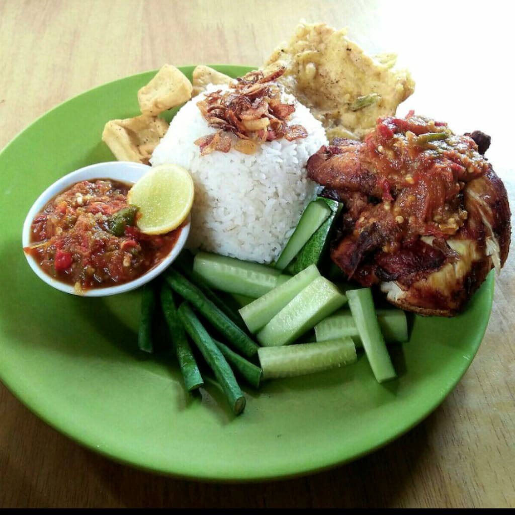 Nasi Ayam Penyet