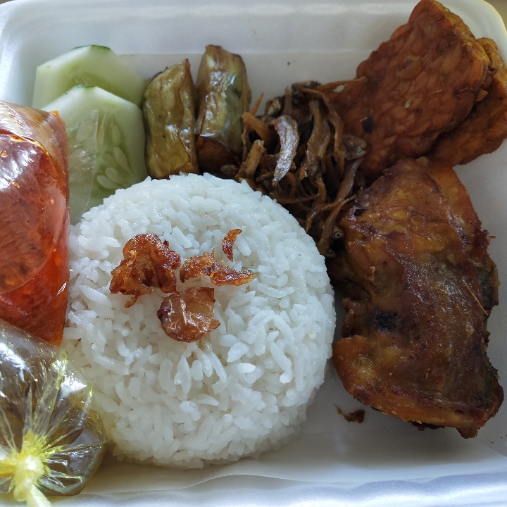 Nasi Ayam Penyet