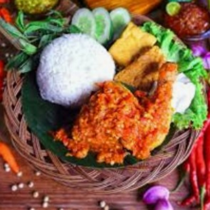 Nasi Ayam Penyet Kampung