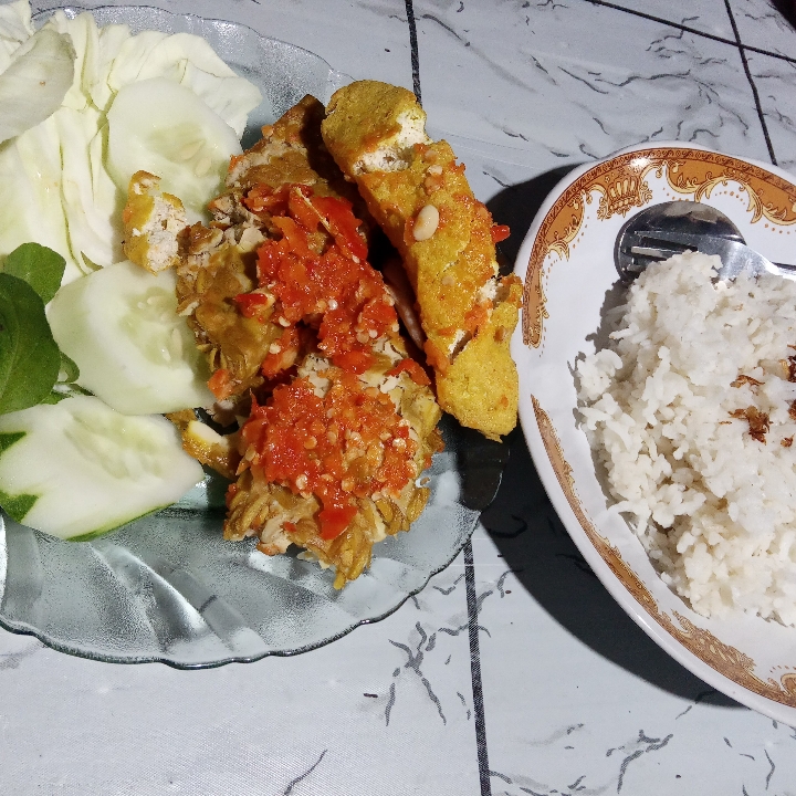 Nasi Ayam Penyet Solo