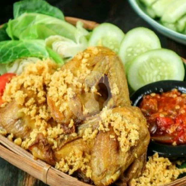 Nasi Ayam Penyet Spesial Etek