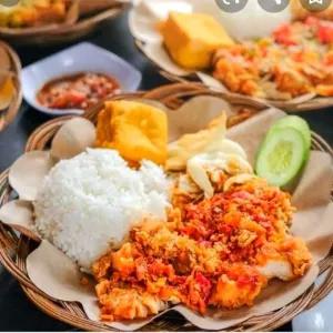 Nasi Ayam Petegh Sambal Lamongan