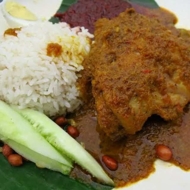 Nasi Ayam Rendang 