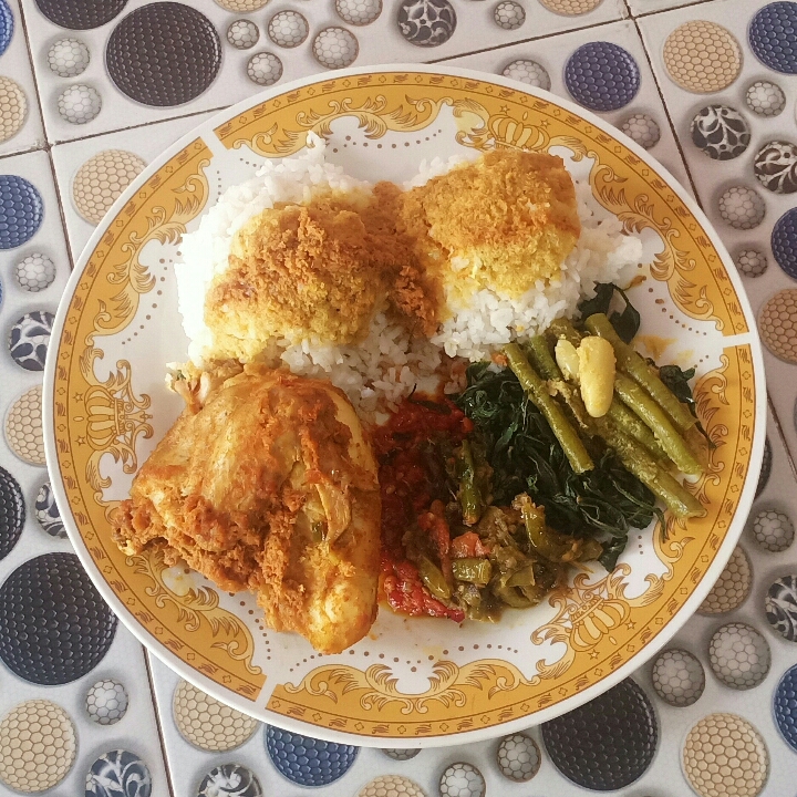 Nasi Ayam Rendang