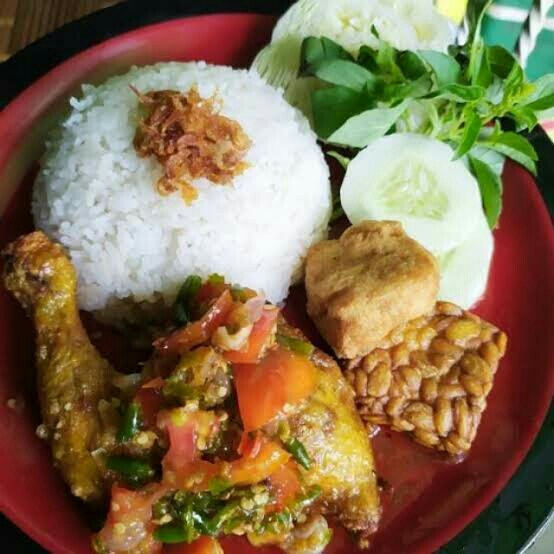 Nasi Ayam Sambal Pecak