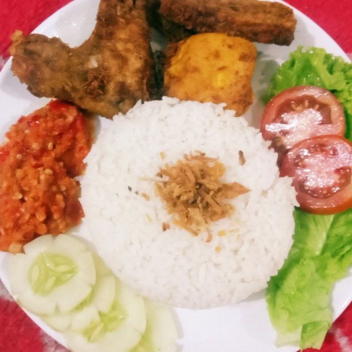 Nasi Ayam Sambel Setan Level Neraka