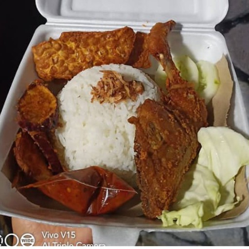 Nasi Ayam Sambelletok