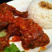 Nasi Ayam Saos Pedas