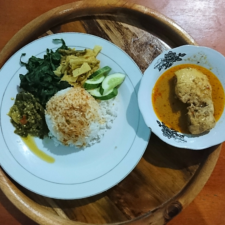 Nasi Ayam Sayur 