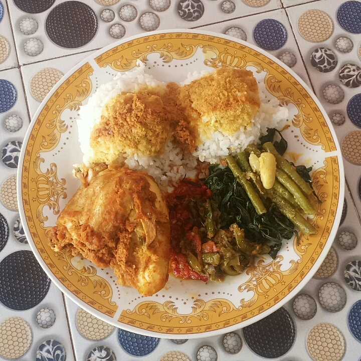 Nasi Ayam Sayur 