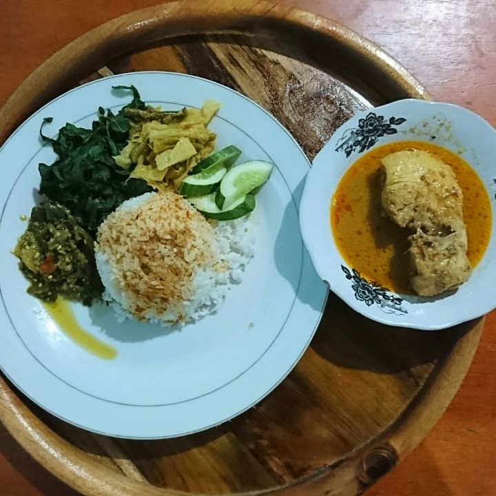 Nasi Ayam Sayur