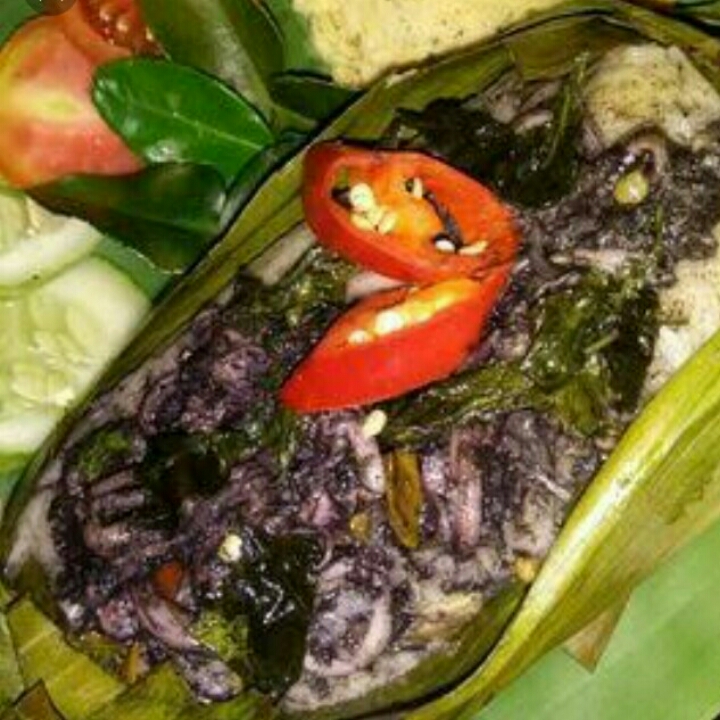 Nasi Bakar Cumi Hitam