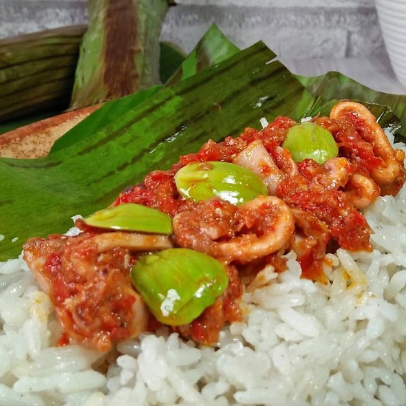 Nasi Bakar Cumi Pete